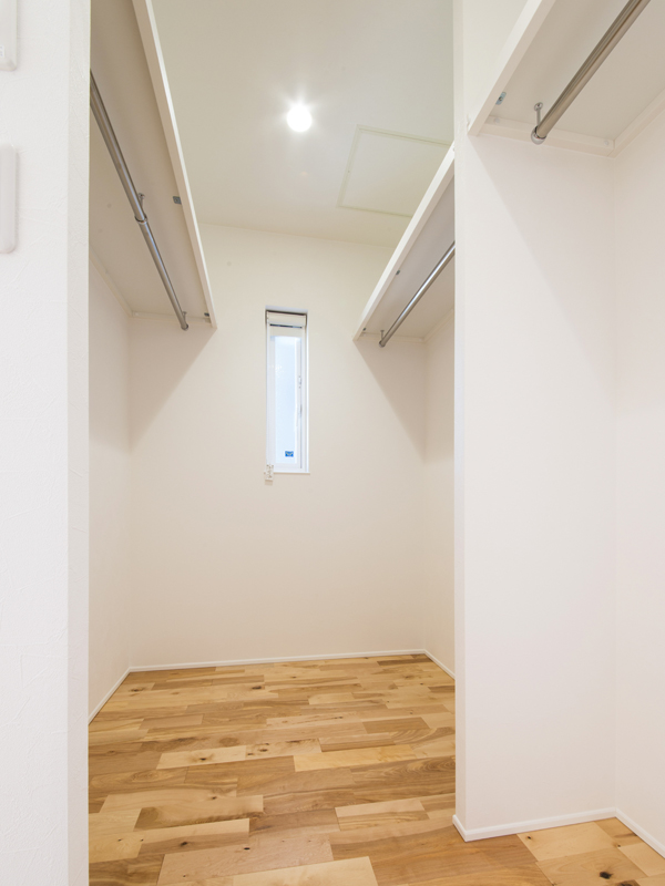 白を基調とした開放的な住まい