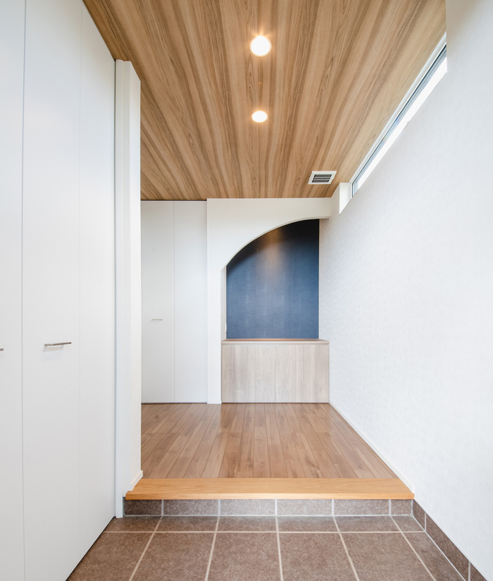 アール壁のあるモダンな平屋