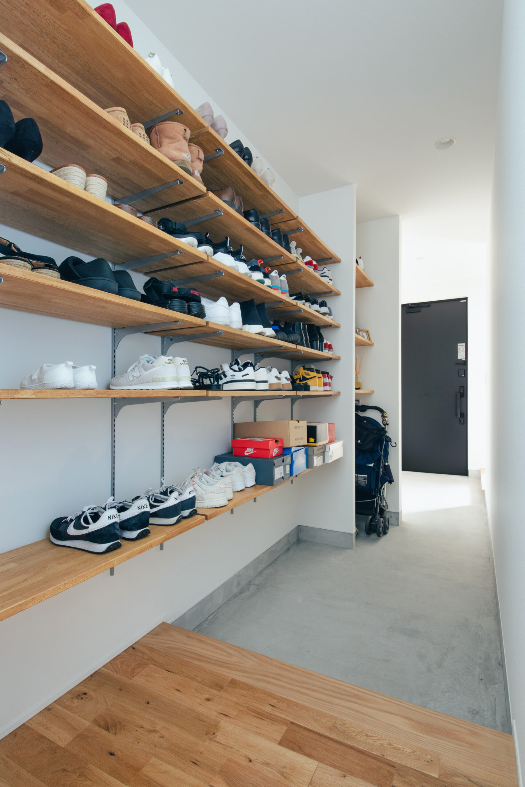 非日常を楽しむ光庭の平屋