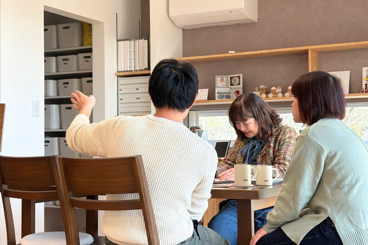 【取材レポ】2026年4月22日発売『家を建てる前に読む本』にお施主様のインタビューが掲載されます｜西遠建設 SEIEN ARCHITECT