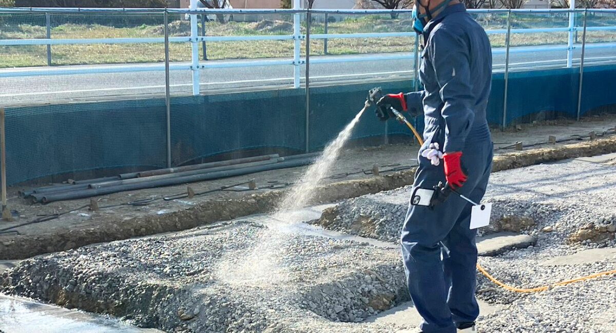 2つの箱が重なる平屋|ヌックのある暮らし ― 地面に現れた“実寸大の家” 基礎工事がスタート!