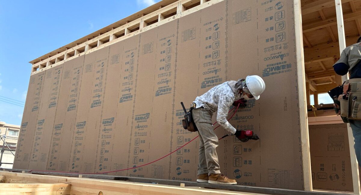 構造用MDFでしっかりとした外周へ