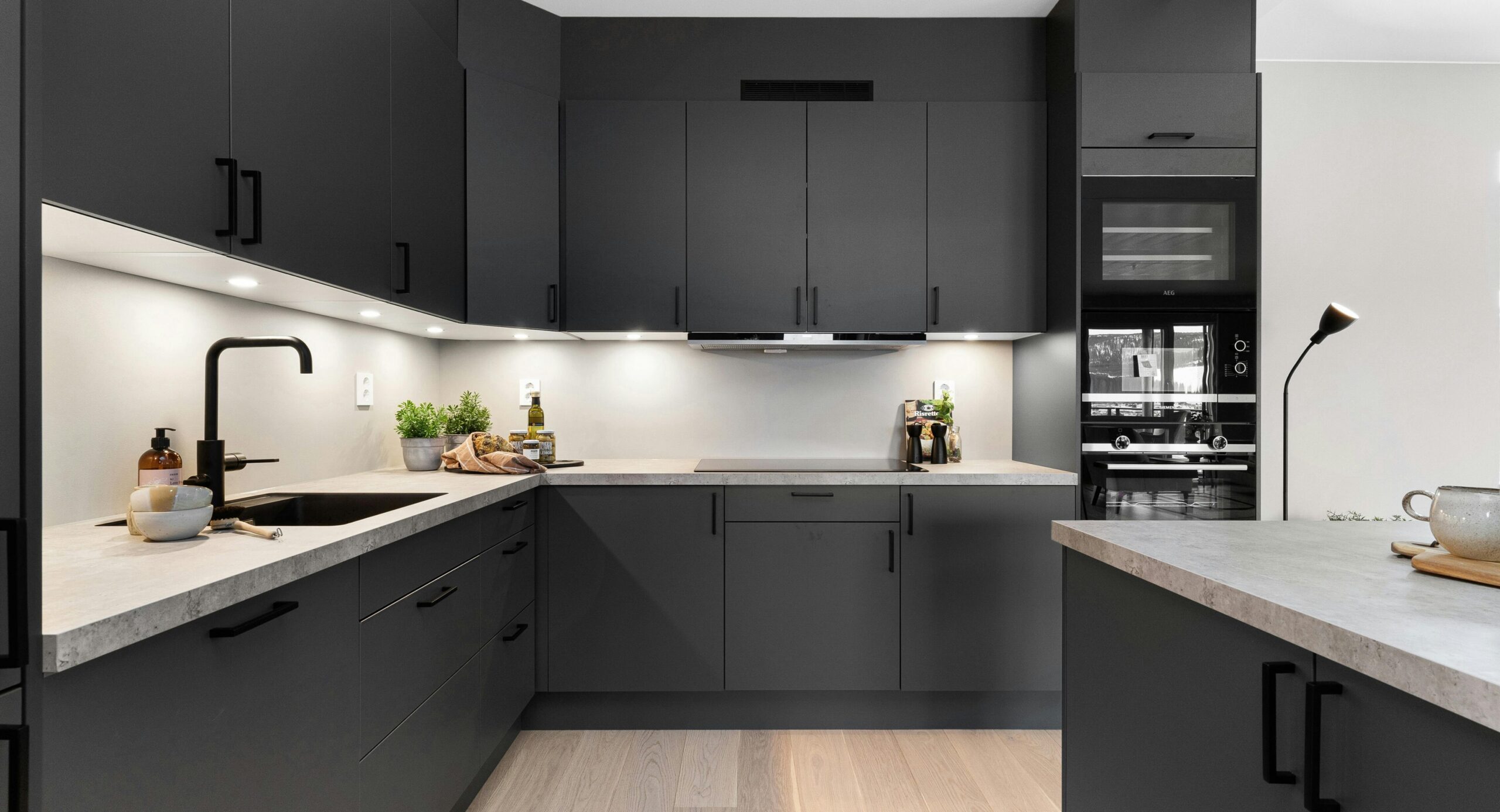 予算オーバーが起こる主な原因と対策