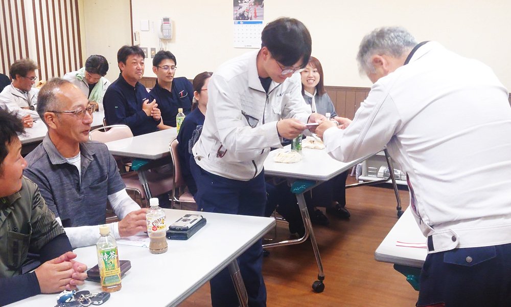 西遠建設 災害防止協力会 親睦ボウリング大会を開催しました!
